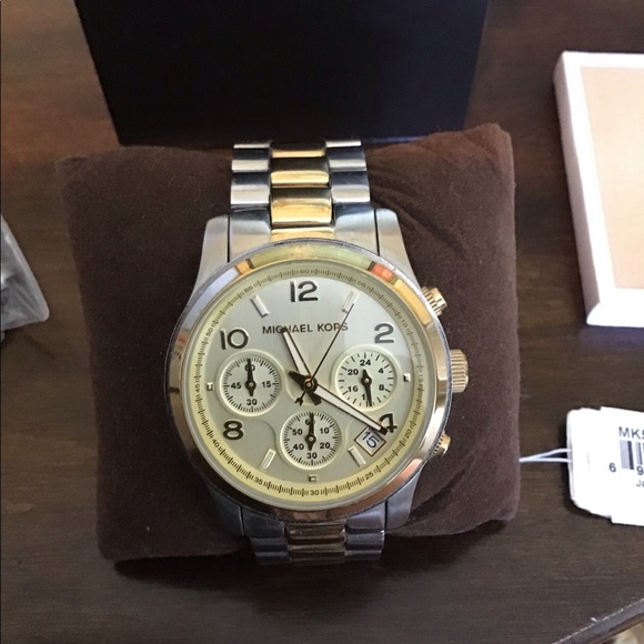 Like New Michael Kors Watch - Picture 2 of 4